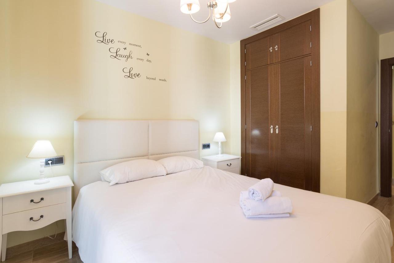Plaza Uncibay Apartment Malaga Exterior photo
