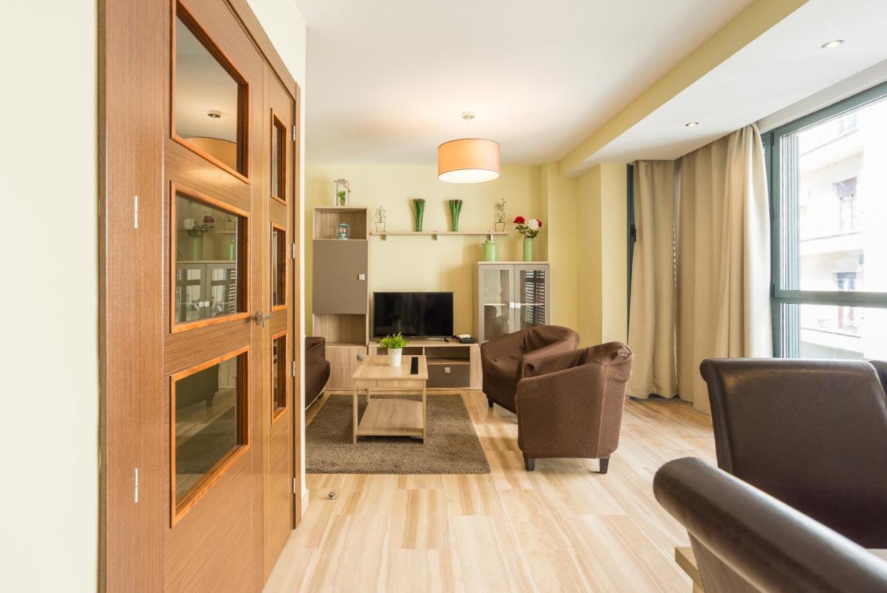 Plaza Uncibay Apartment Malaga Exterior photo