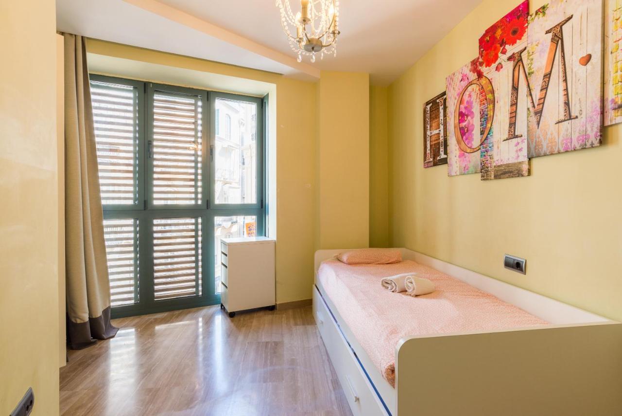 Plaza Uncibay Apartment Malaga Exterior photo